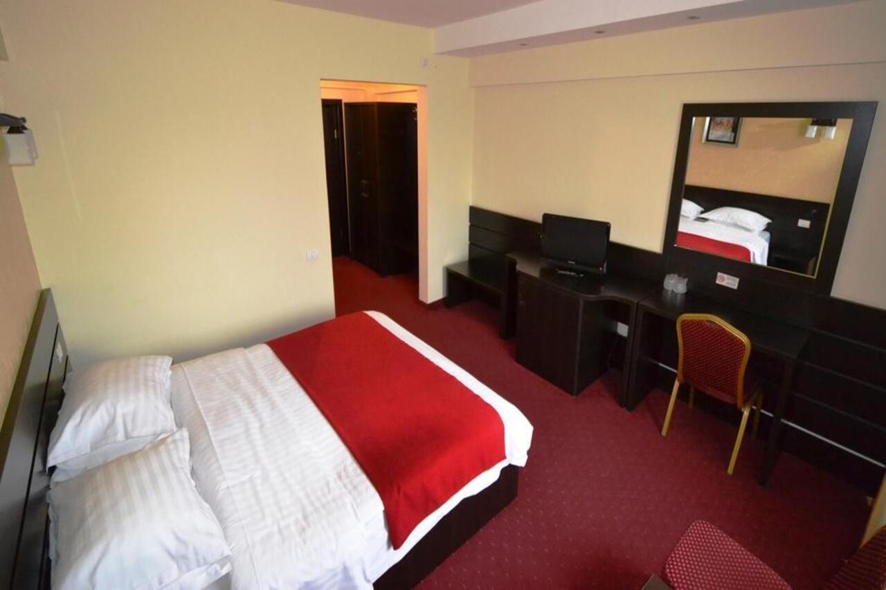 Hotel Ancor ブカレスト エクステリア 写真