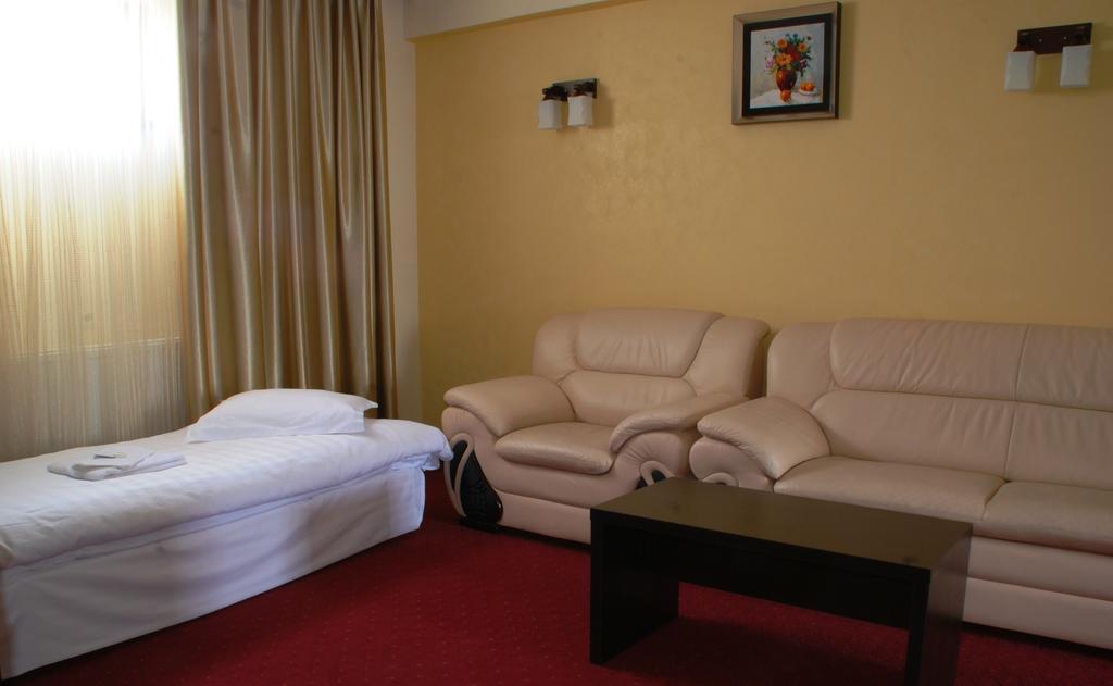 Hotel Ancor ブカレスト エクステリア 写真