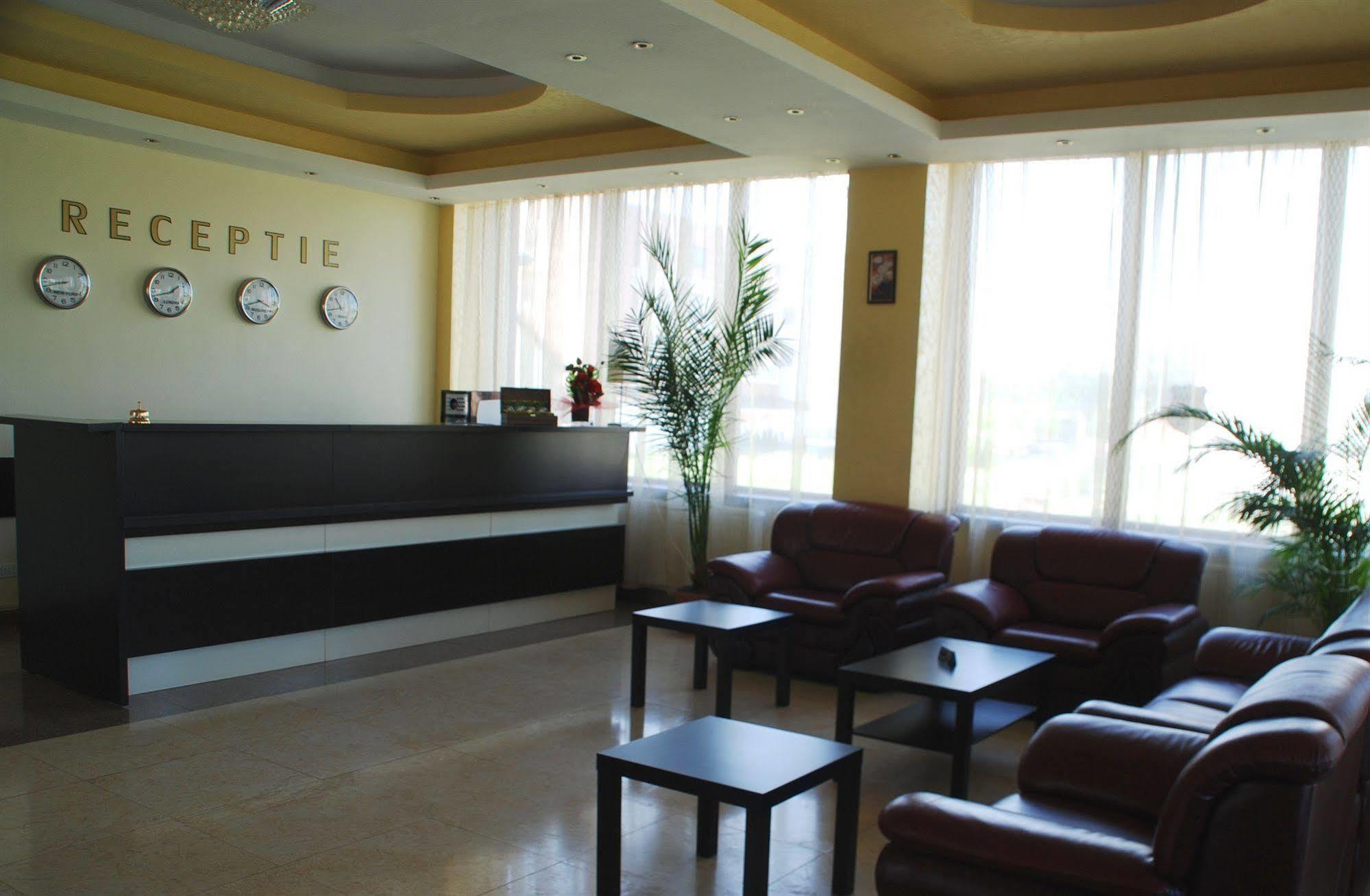 Hotel Ancor ブカレスト エクステリア 写真